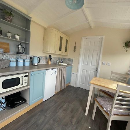 Kevara Shepherds Hut Finstown Екстериор снимка
